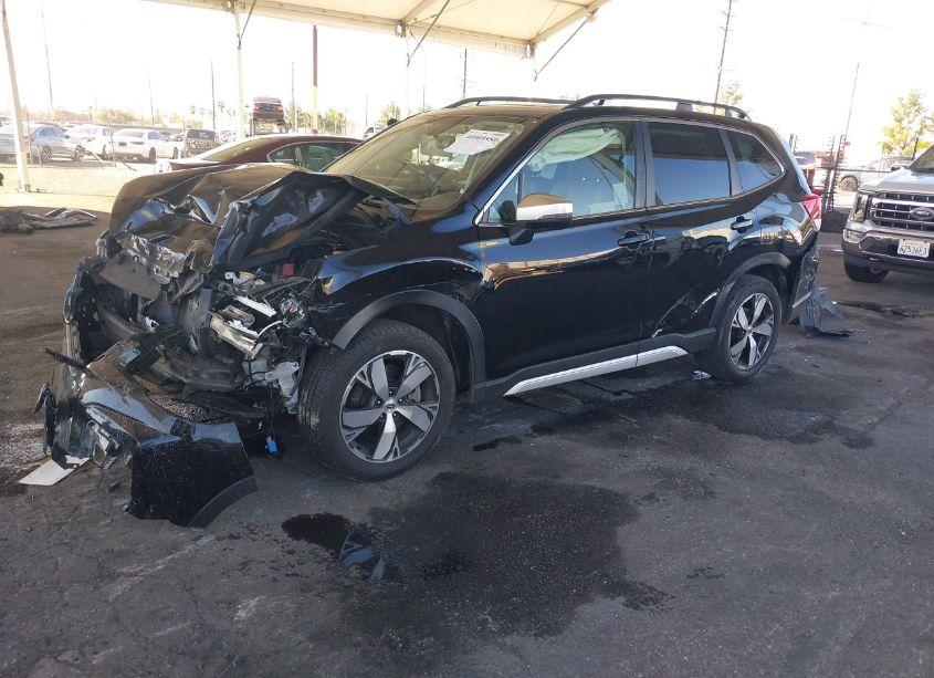 Photo 2 of 2020 Subaru Forester TOURING (VIN JF2SKAXC4LH590820)