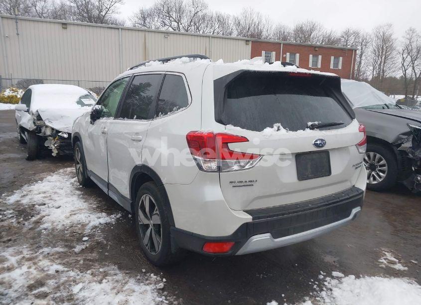 Photo 3 of 2021 Subaru Forester TOURING (VIN JF2SKAXC4MH423438)