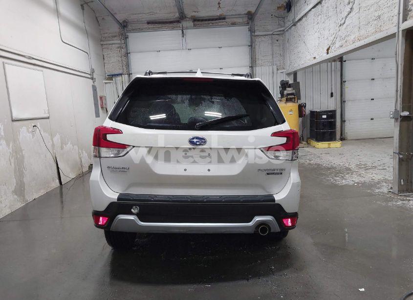 Photo 16 of 2021 Subaru Forester TOURING (VIN JF2SKAXC8MH408697)