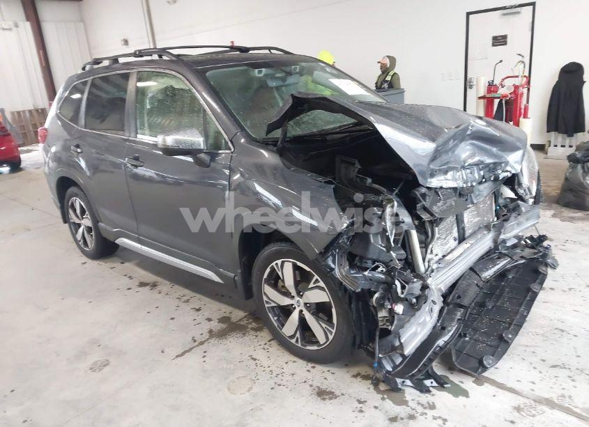 2021 Subaru Forester TOURING (VIN JF2SKAXC8MH500831) main photo