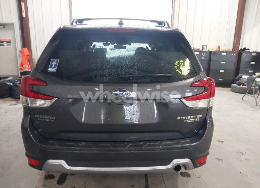 Photo 17 of 2021 Subaru Forester TOURING (VIN JF2SKAXC8MH500831)
