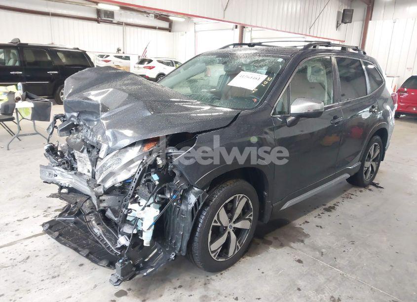 Photo 2 of 2021 Subaru Forester TOURING (VIN JF2SKAXC8MH500831)