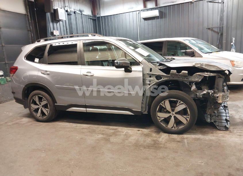 Photo 14 of 2020 Subaru Forester TOURING (VIN JF2SKAXC9LH412529)