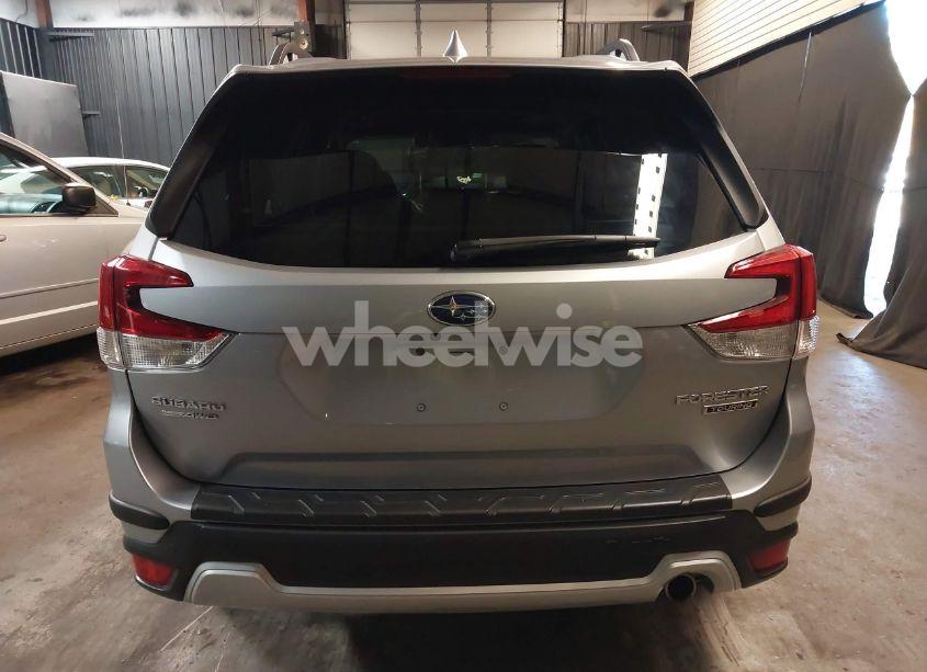 Photo 17 of 2020 Subaru Forester TOURING (VIN JF2SKAXC9LH412529)