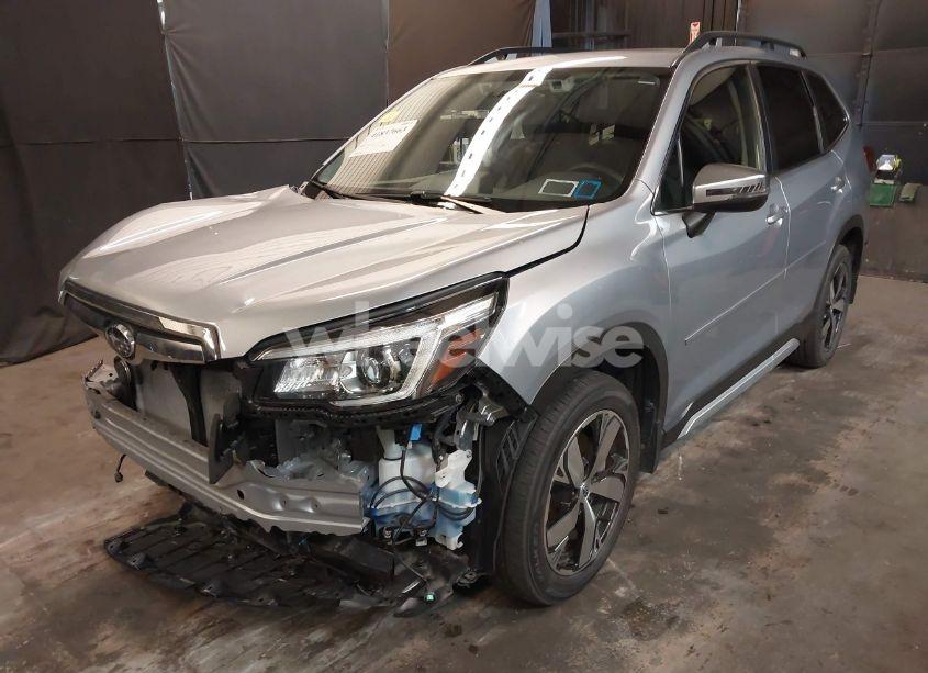 Photo 2 of 2020 Subaru Forester TOURING (VIN JF2SKAXC9LH412529)