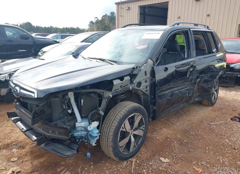 Photo 2 of 2021 Subaru Forester TOURING (VIN JF2SKAXCXMH410872)