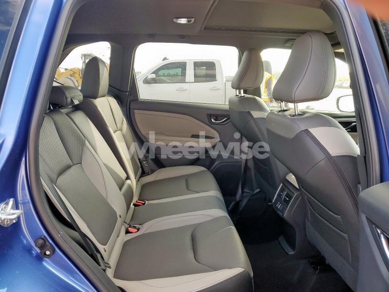 Photo 4 of 2025 SUBARU FORESTER LIMITED N/A (VIN JF2SLSRD5SH426659)