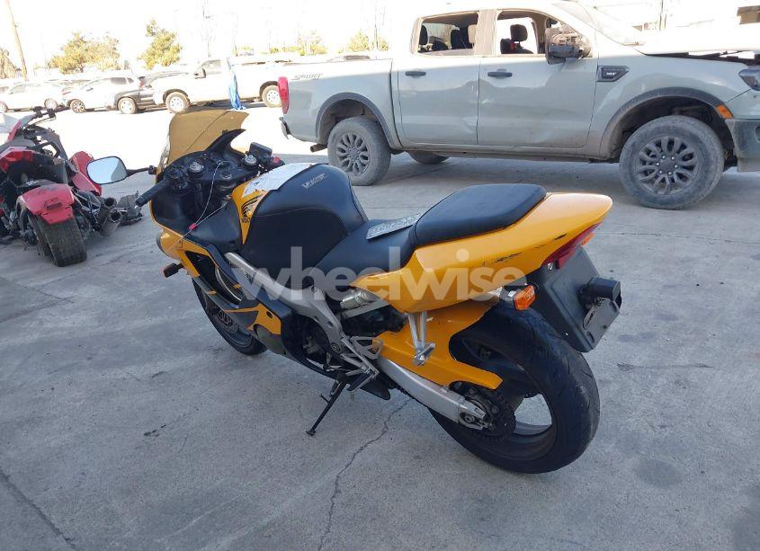 Photo 3 of 1999 Honda Cbr600 F4 (VIN JH2PC3514XM000019)