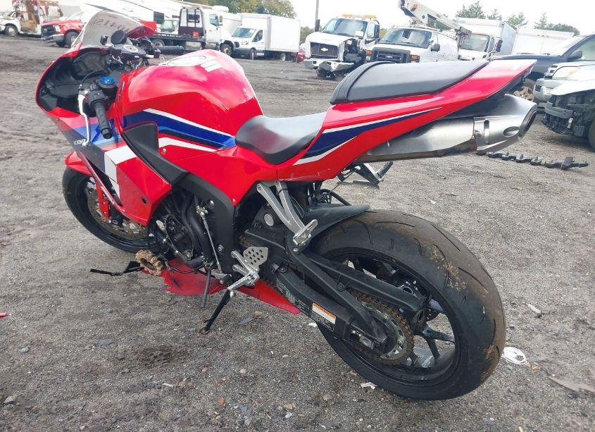 Photo 3 of 2024 Honda Cbr600 RR (VIN JH2PC40J1RK100400)