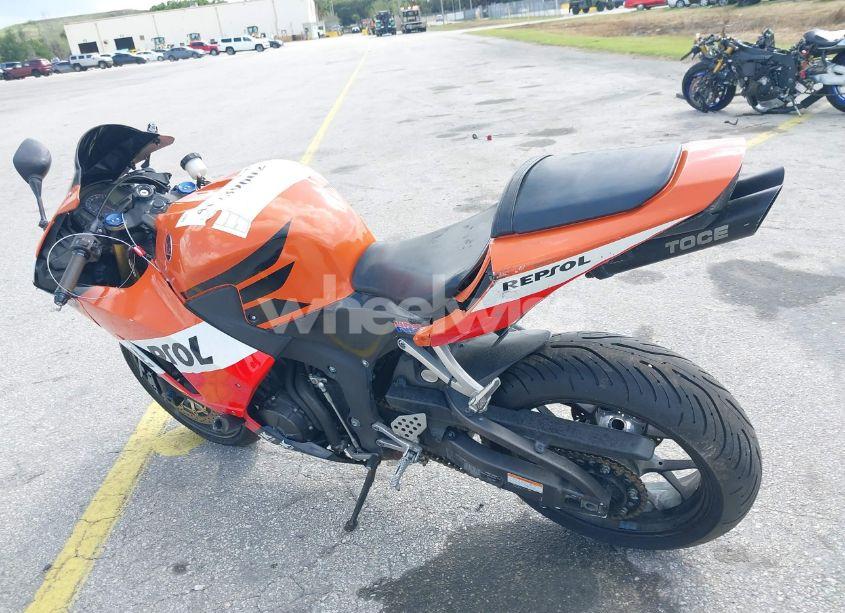 Photo 3 of 2018 Honda Cbr600 RR (VIN JH2PC40J5JK400106)