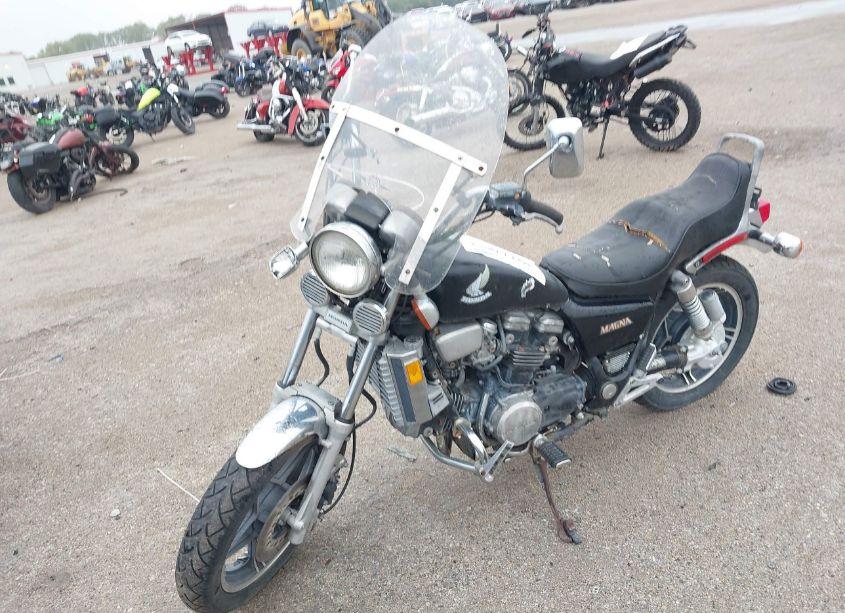 Photo 2 of 1982 Honda Vf750 C (VIN JH2RC0713CM022205)