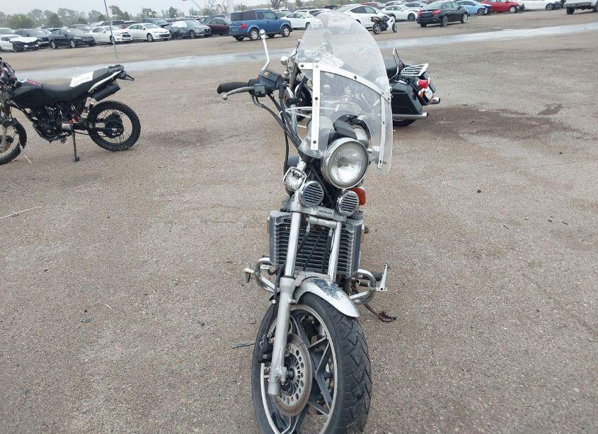 Photo 5 of 1982 Honda Vf750 C (VIN JH2RC0713CM022205)