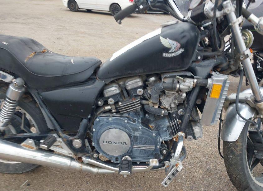 Photo 8 of 1982 Honda Vf750 C (VIN JH2RC0713CM022205)