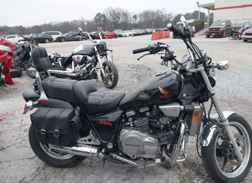 Photo 12 of 1985 Honda Vf700 C (VIN JH2RC2106FM106373)