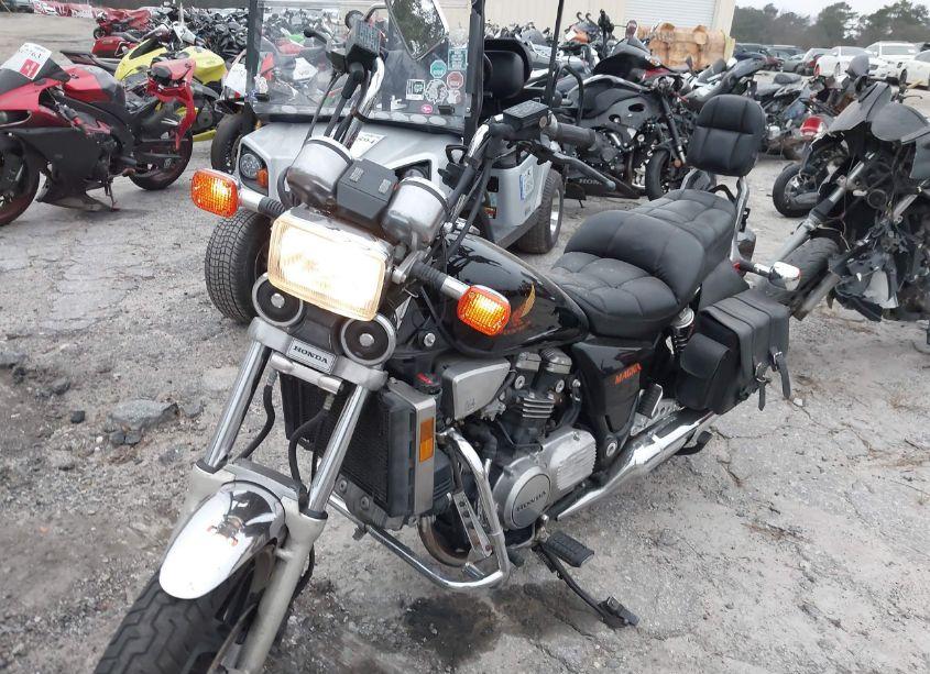 Photo 2 of 1985 Honda Vf700 C (VIN JH2RC2106FM106373)