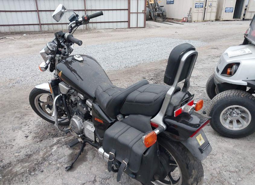 Photo 3 of 1985 Honda Vf700 C (VIN JH2RC2106FM106373)