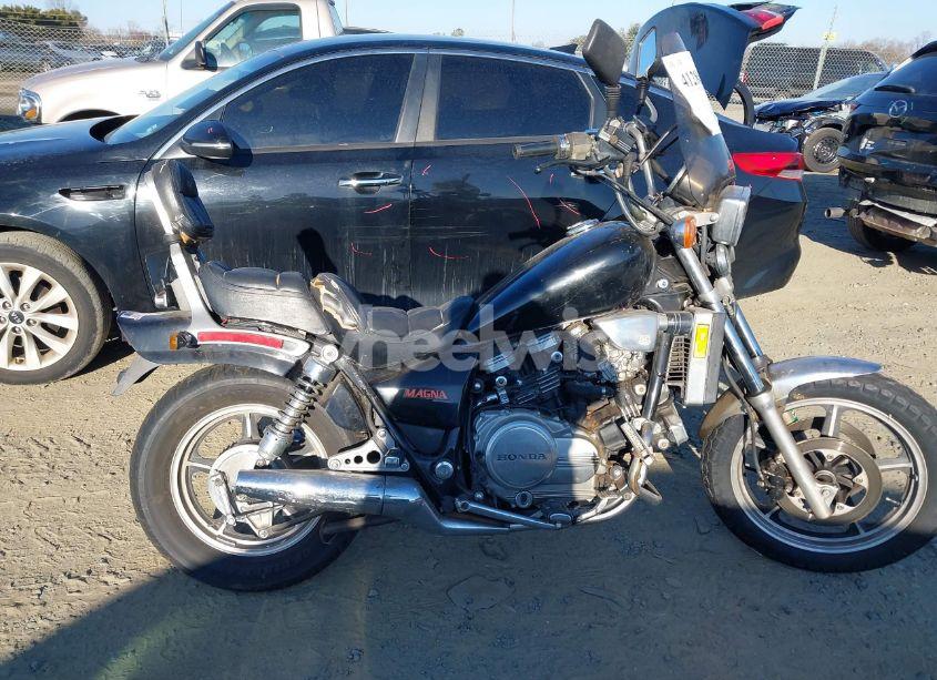 Photo 12 of 1986 Honda Vf700 C (VIN JH2RC2106GM203185)