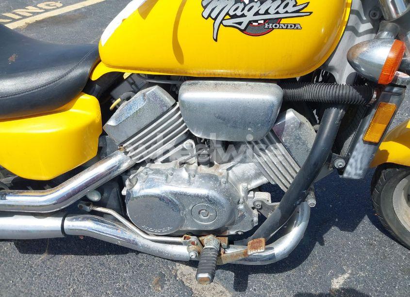 Photo 8 of 1995 Honda Vf750 C (VIN JH2RC4301SM101875)