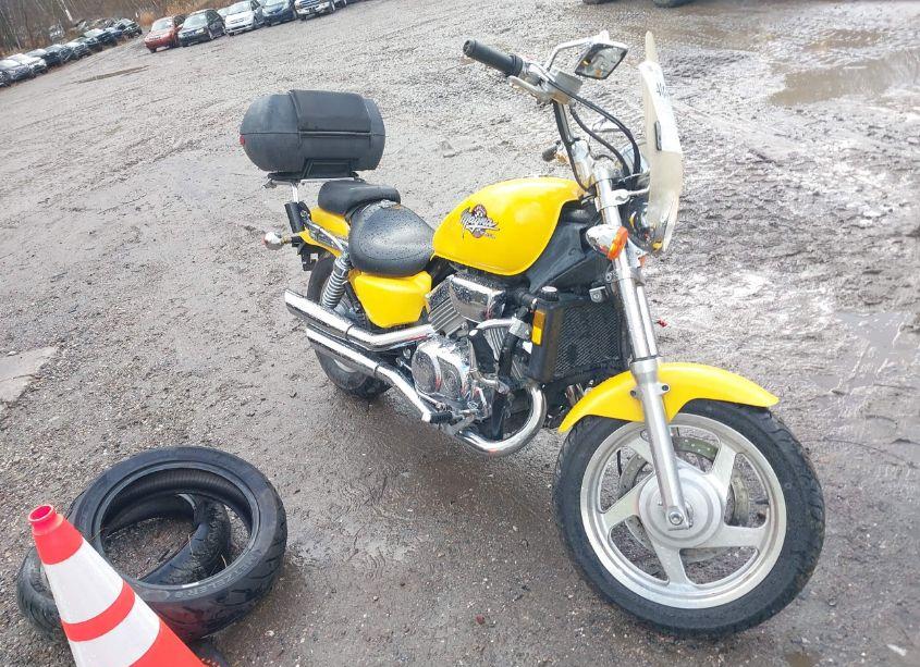 Photo 2 of 1994 Honda Vf750 C (VIN JH2RC4308RM003999)