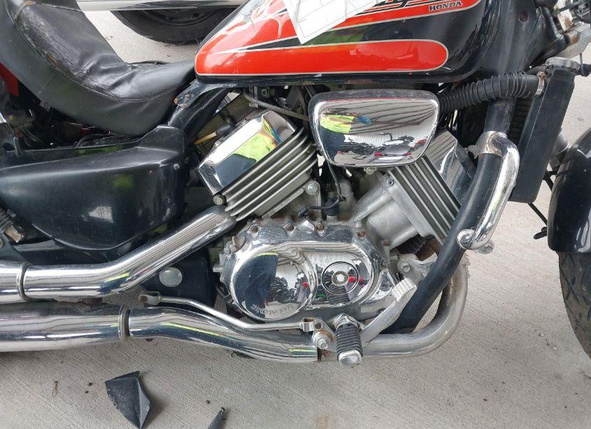 Photo 8 of 1997 Honda Vf750 C2 (VIN JH2RC4334VM201760)