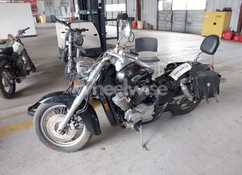 Photo 2 of 2001 Honda Vt750 CD (VIN JH2RC44341K500704)