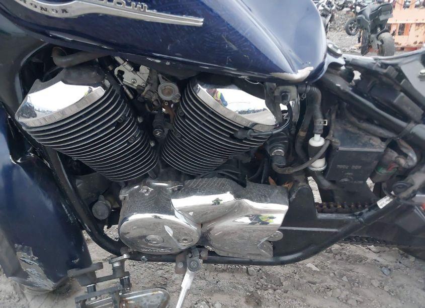 Photo 9 of 2002 Honda Vt750 CDD (VIN JH2RC44F02M012110)