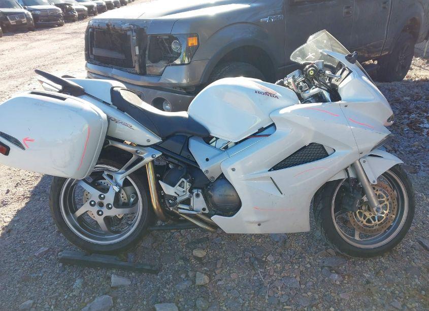 Photo 12 of 2006 Honda Vfr800 N/A (VIN JH2RC46186M800544)