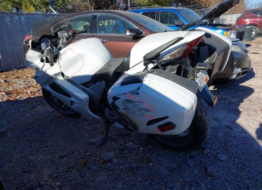 Photo 3 of 2006 Honda Vfr800 N/A (VIN JH2RC46186M800544)