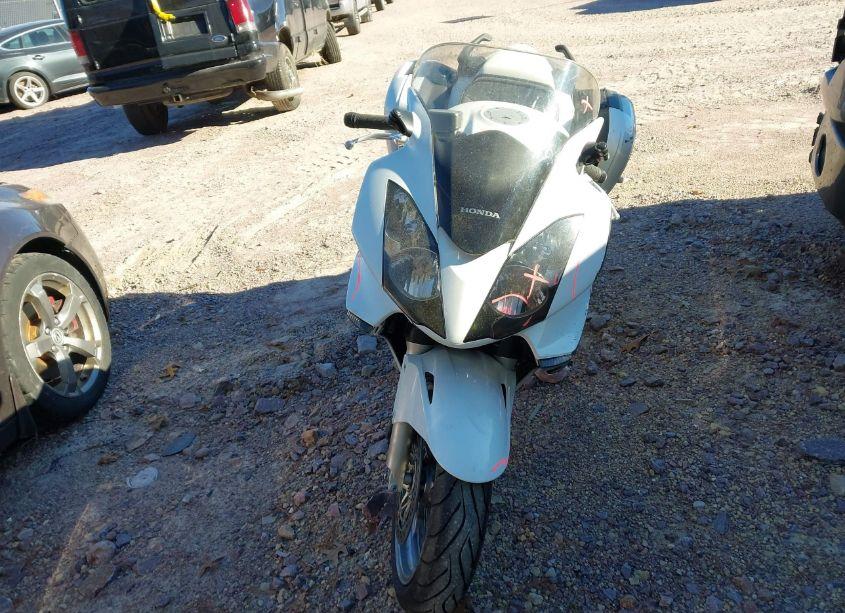 Photo 5 of 2006 Honda Vfr800 N/A (VIN JH2RC46186M800544)