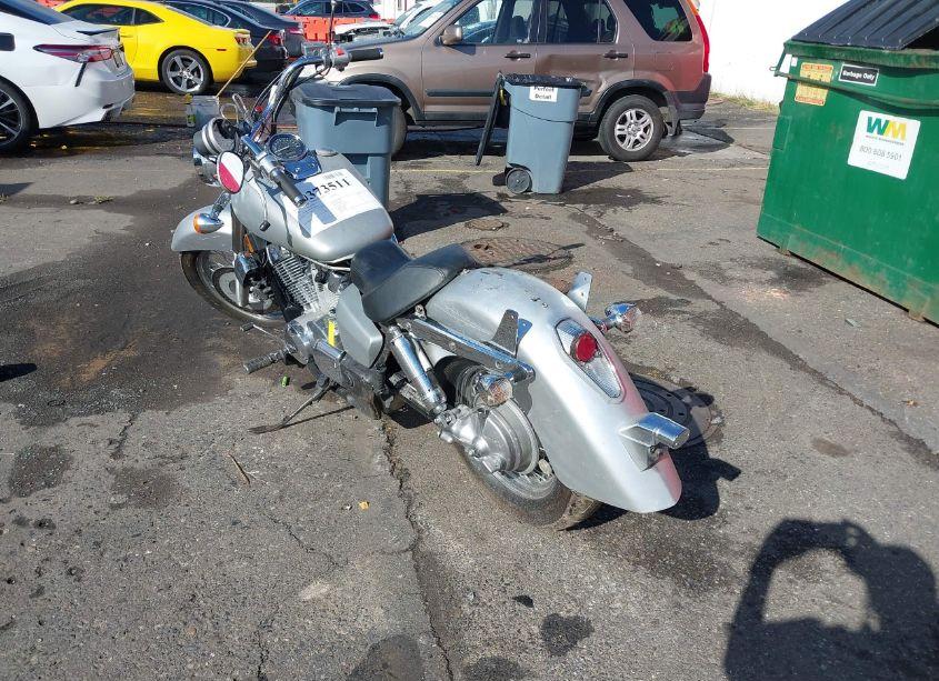 Photo 3 of 2004 Honda Vt750 C (VIN JH2RC50054K012822)