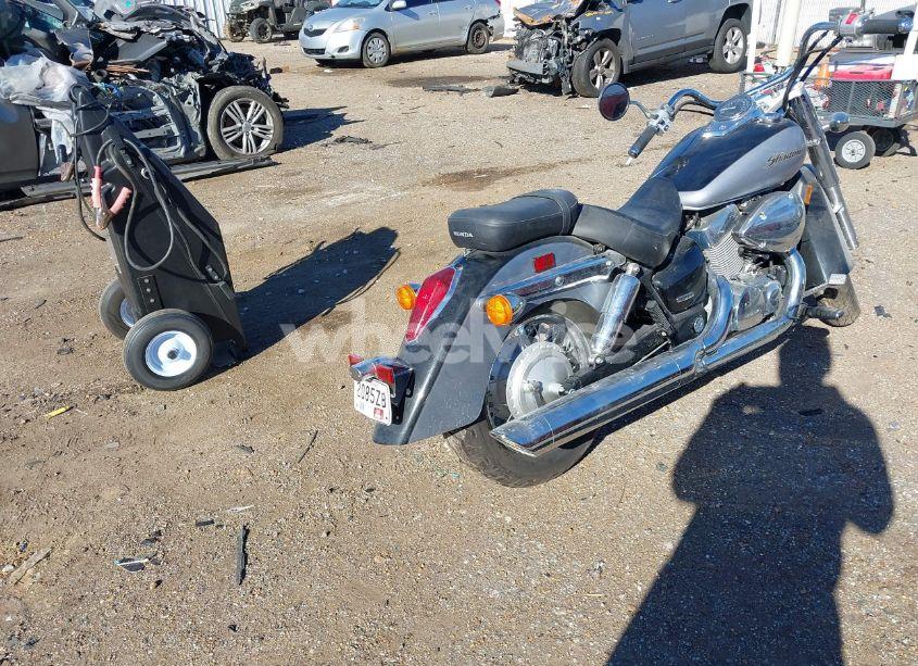 Photo 4 of 2005 Honda Vt750 CA (VIN JH2RC50395M106654)