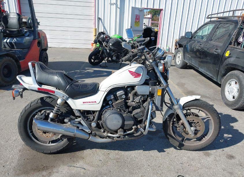 Photo 12 of 1983 Honda Vf1100 C (VIN JH2SC1205DM000522)