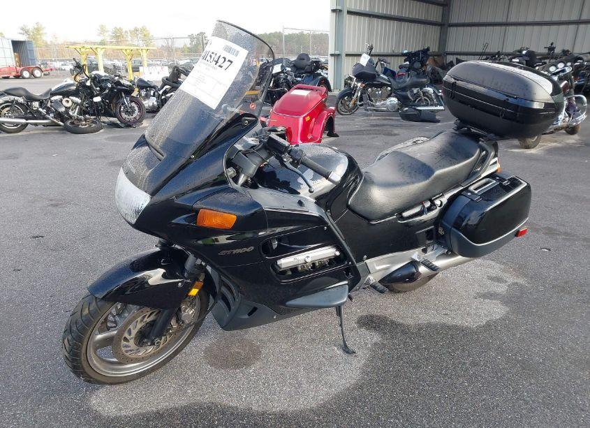 Photo 2 of 1991 Honda St1100 (VIN JH2SC2605MM101026)