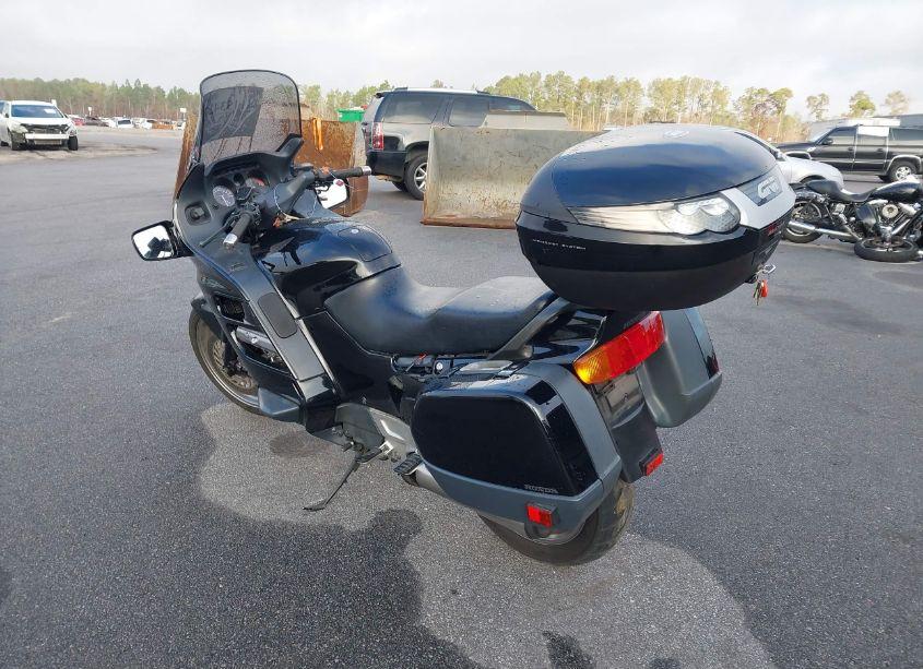 Photo 3 of 1991 Honda St1100 (VIN JH2SC2605MM101026)