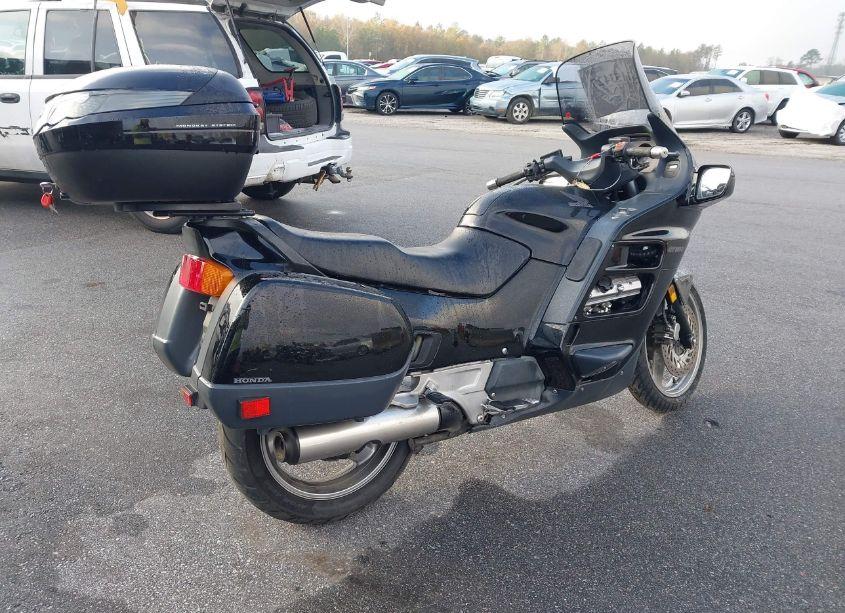 Photo 4 of 1991 Honda St1100 (VIN JH2SC2605MM101026)