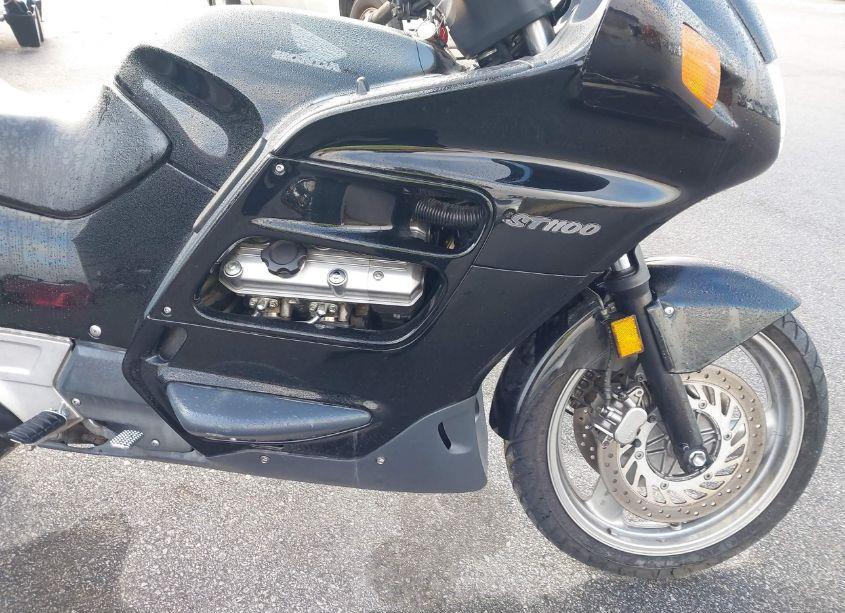 Photo 8 of 1991 Honda St1100 (VIN JH2SC2605MM101026)