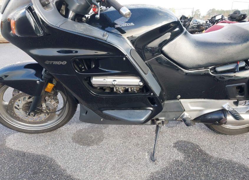 Photo 9 of 1991 Honda St1100 (VIN JH2SC2605MM101026)