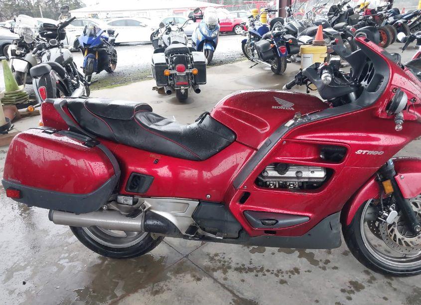 Photo 13 of 1992 Honda St1100 (VIN JH2SC2607NM200349)