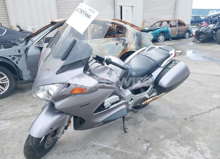 Photo 2 of 2003 Honda St1300 (VIN JH2SC51173M100797)