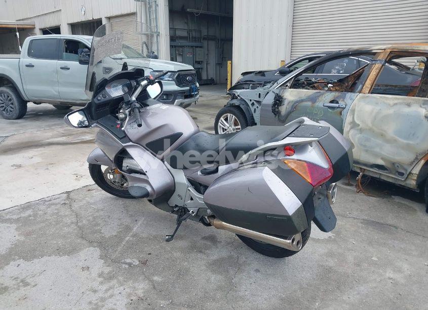 Photo 3 of 2003 Honda St1300 (VIN JH2SC51173M100797)