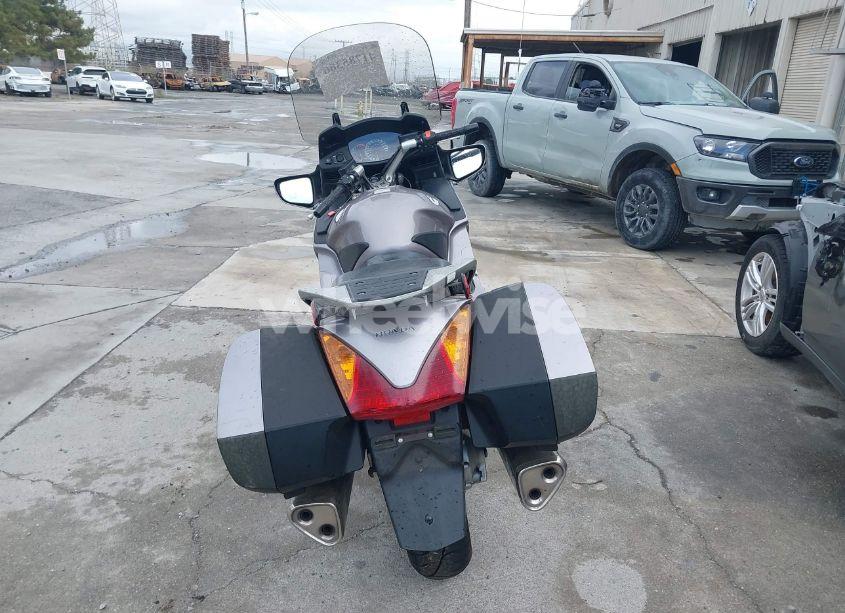 Photo 6 of 2003 Honda St1300 (VIN JH2SC51173M100797)