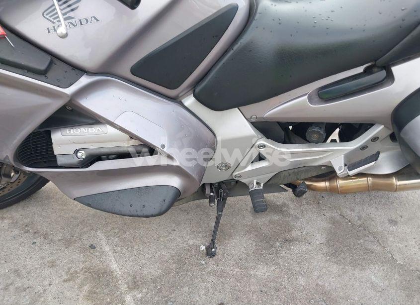 Photo 9 of 2003 Honda St1300 (VIN JH2SC51173M100797)