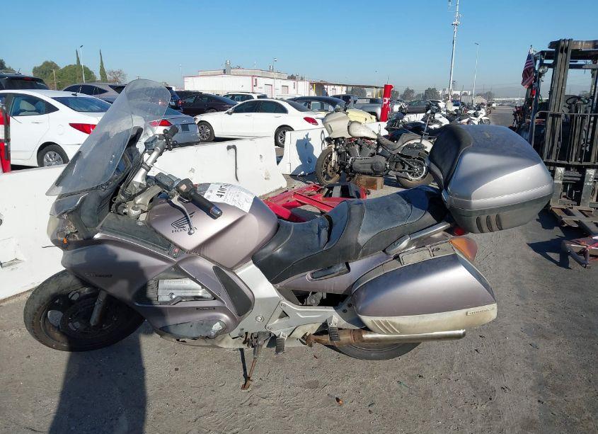 Photo 13 of 2003 Honda St1300 A (VIN JH2SC51413M100627)