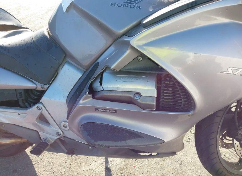 Photo 8 of 2003 Honda St1300 A (VIN JH2SC51413M100627)