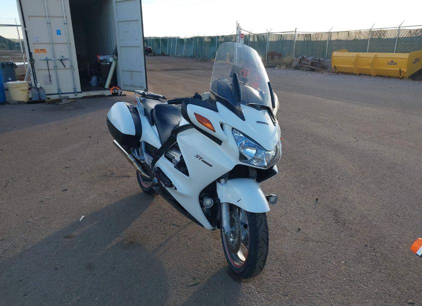 2005 Honda St1300 P (VIN JH2SC51735M300096) main photo