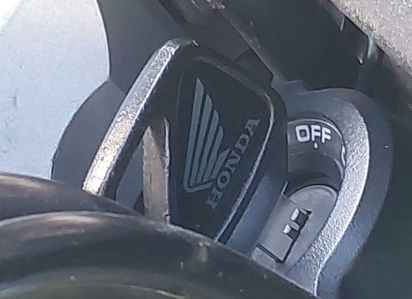 Photo 11 of 2005 Honda St1300 P (VIN JH2SC51735M300096)