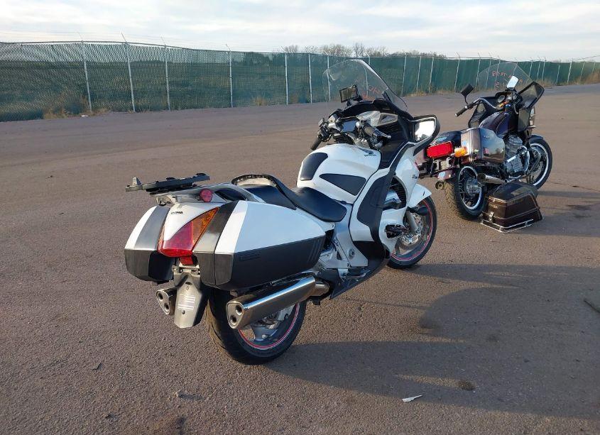 Photo 4 of 2005 Honda St1300 P (VIN JH2SC51735M300096)