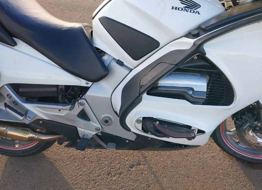 Photo 8 of 2005 Honda St1300 P (VIN JH2SC51735M300096)
