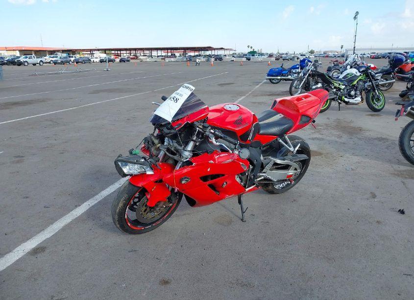 Photo 2 of 2005 Honda Cbr1000 RR (VIN JH2SC57105M100098)