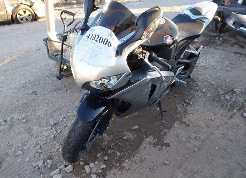 Photo 2 of 2008 Honda Cbr1000 RR (VIN JH2SC590X8M003385)